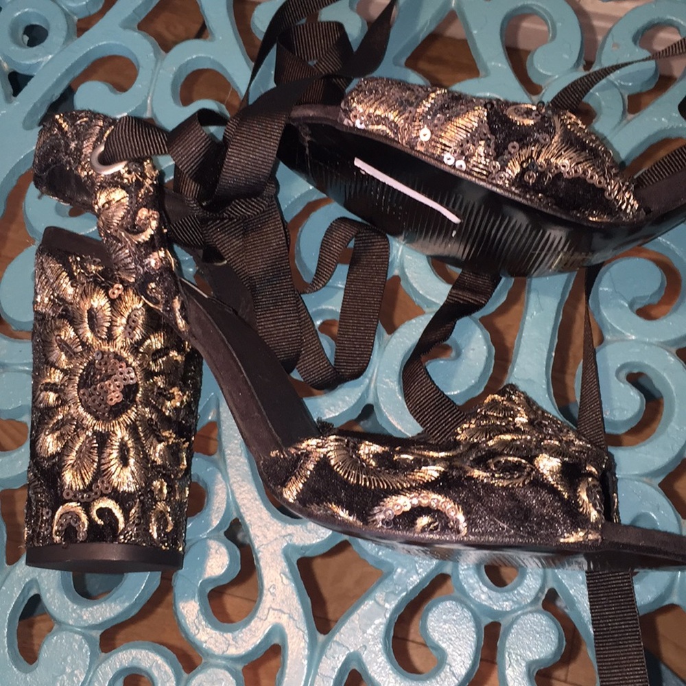 NEW Topshop gold and black chunky heel